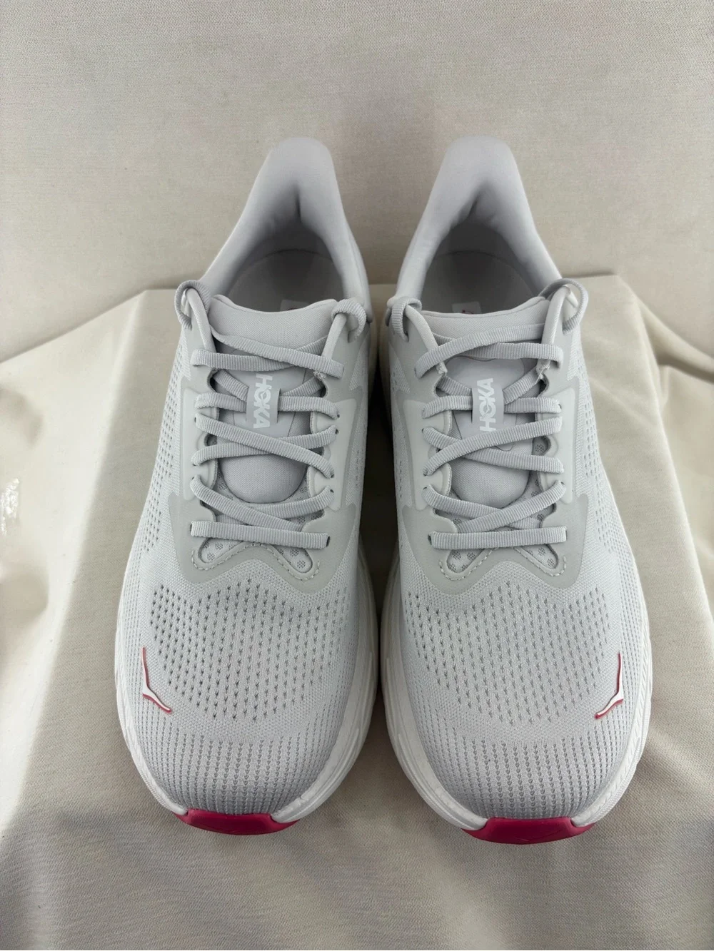 Hoka Arahi 7 grey Running Shoes women’s 12D/ men’s 11 / 45 1/3 NEW